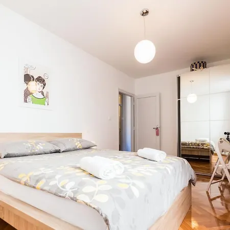  Aloise Apartment In Old Town Center