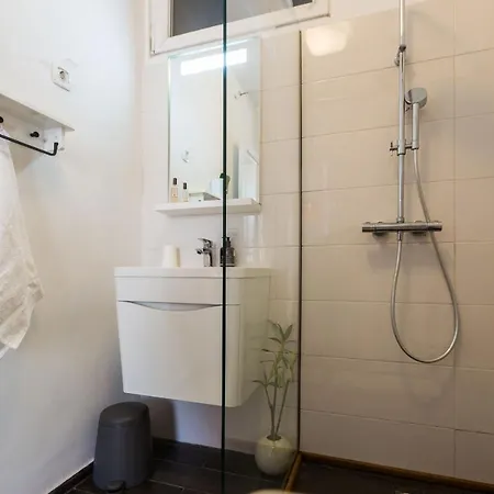 Gasthof Aloise Apartment In Old Town Center 4*